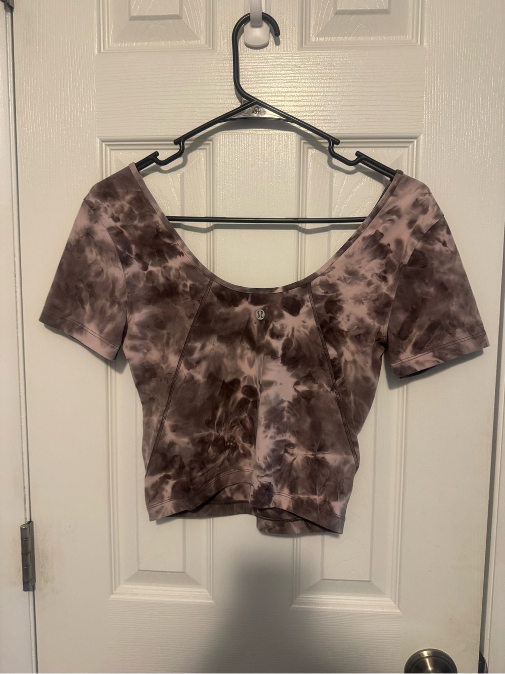 lululemon athletica Mauve and Brown Tie-Dye Scoop Crop Top - Picture 2 of 4